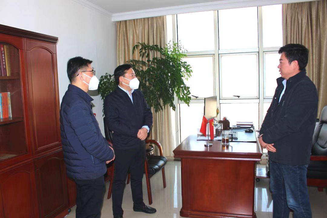 1月28日，市委副书记、市委统战部部长熊炜走访慰问市侨联系统干部职工